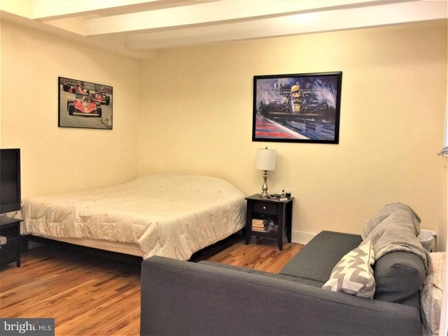 Building Photo - 170 Grape St