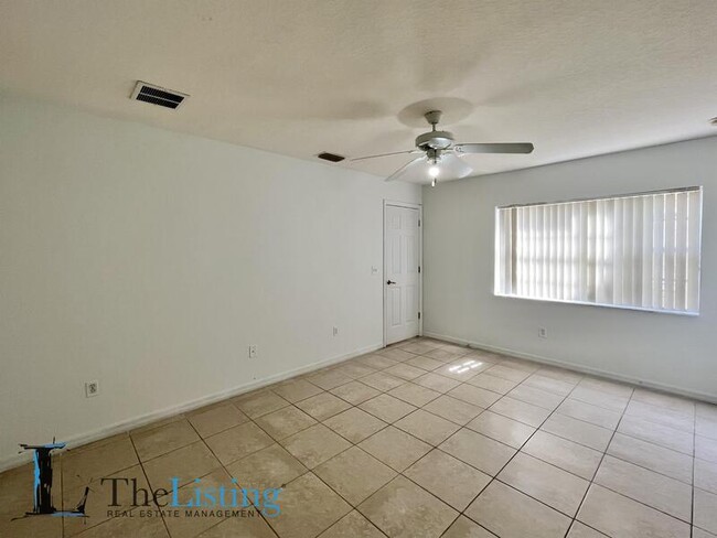 Building Photo - 327 Coconut Palm Way