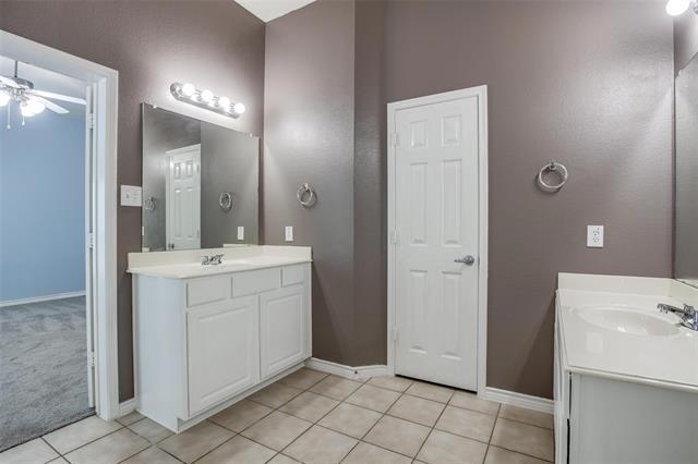 Building Photo - 1627 Summerfield Dr