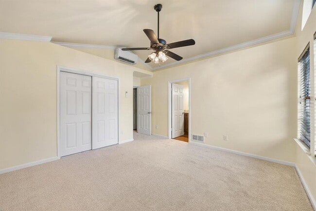 Building Photo - 12800 Meehan Dr