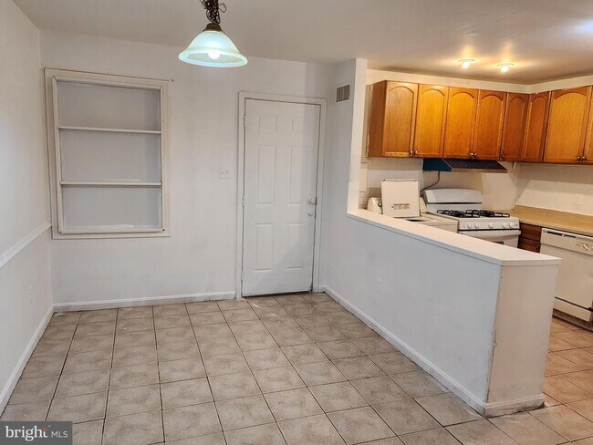 Building Photo - 9726 Bragg Ln