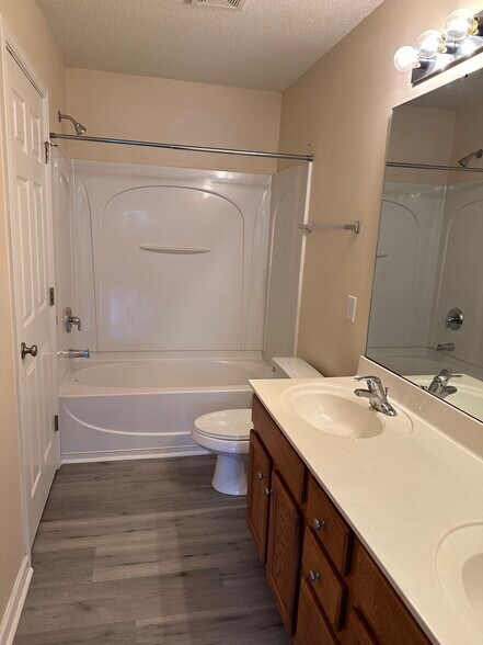 Building Photo - 124 Malamute Ln