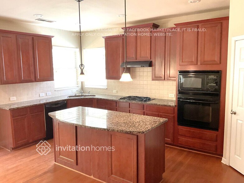 Building Photo - 5442 Rosehall Pl
