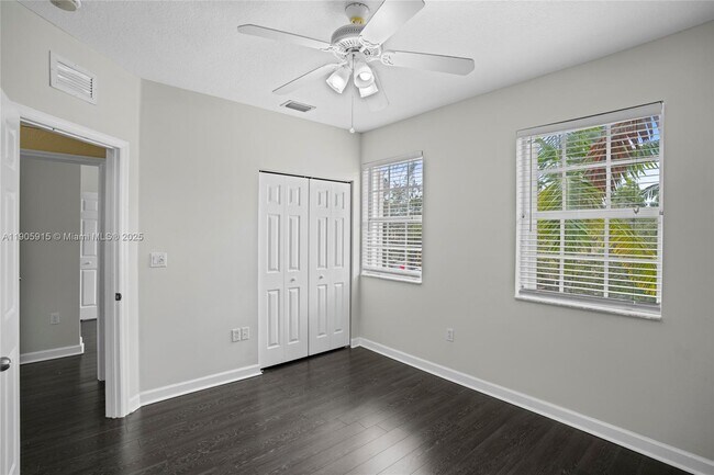 Building Photo - 4129 NE 26th St