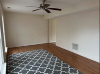 Building Photo - 409 Emily Ln