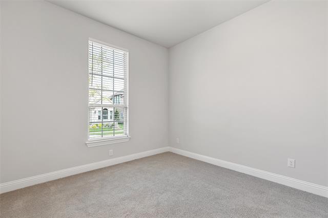 Building Photo - 609 Artesian Dr