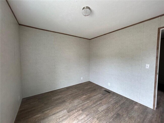 Building Photo - 9310 Scott Dairy Loop Rd S