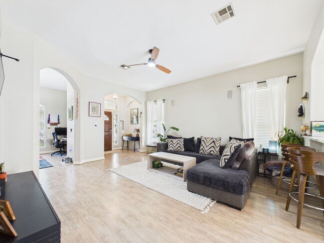 Building Photo - Charming Single-Story Retreat with Designer Finishes in South Austin