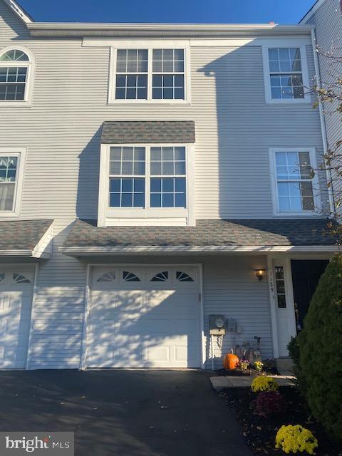 Building Photo - 1125 Cathedral Ln