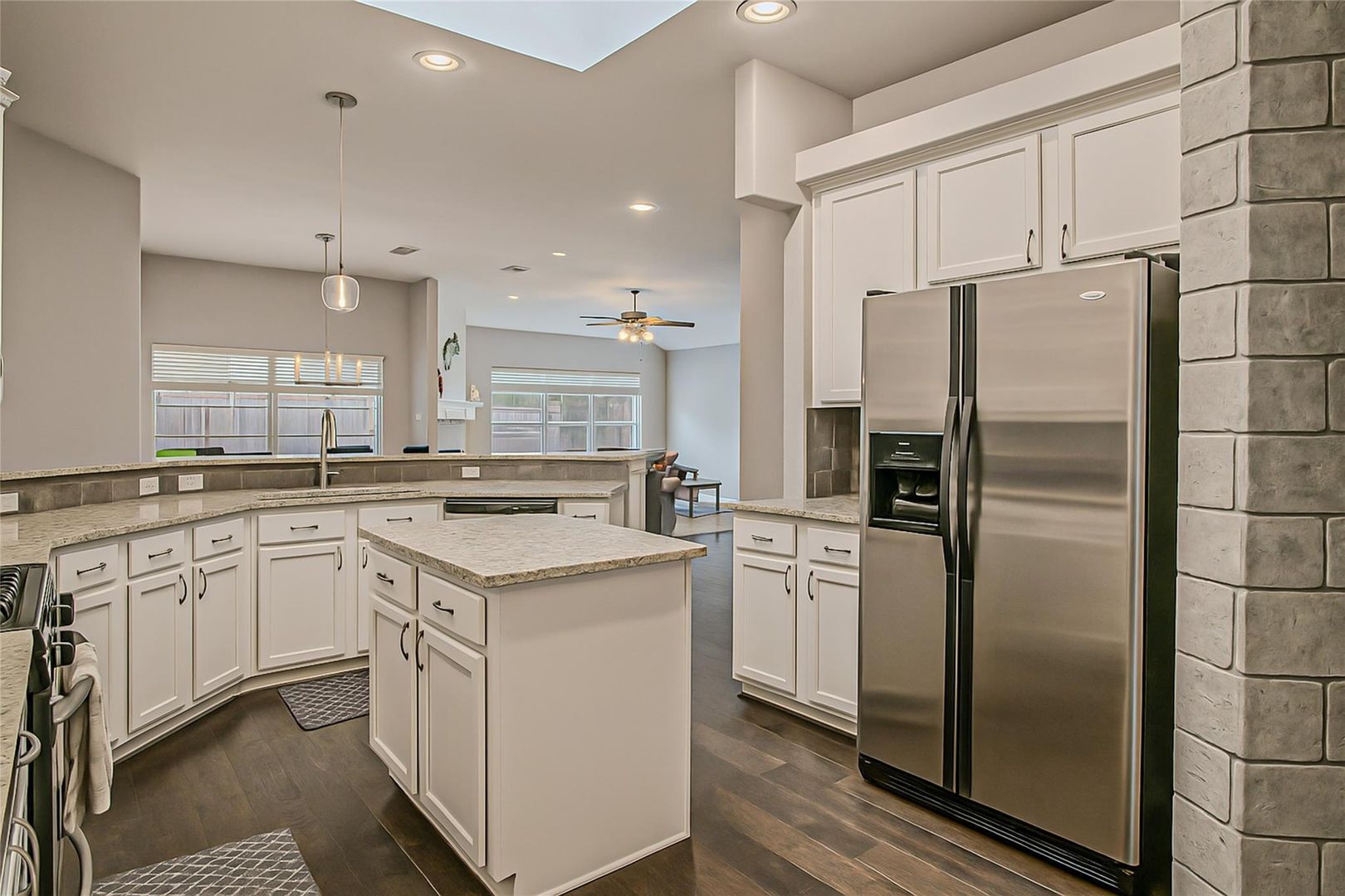 Building Photo - 3408 Hidden Valley Dr