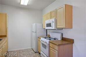 Building Photo - 8250 N Grand Canyon Dr