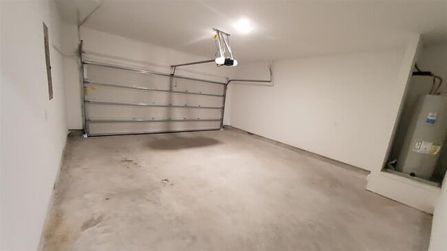 Building Photo - 2331 Birch View Ln