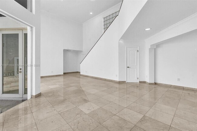 Building Photo - 20645 NE 25th Pl
