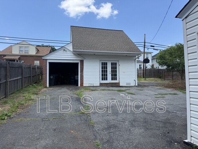 Building Photo - 310 Yeardley Ave