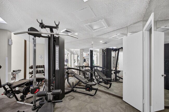 Building Photo - 2800 N Ocean Dr