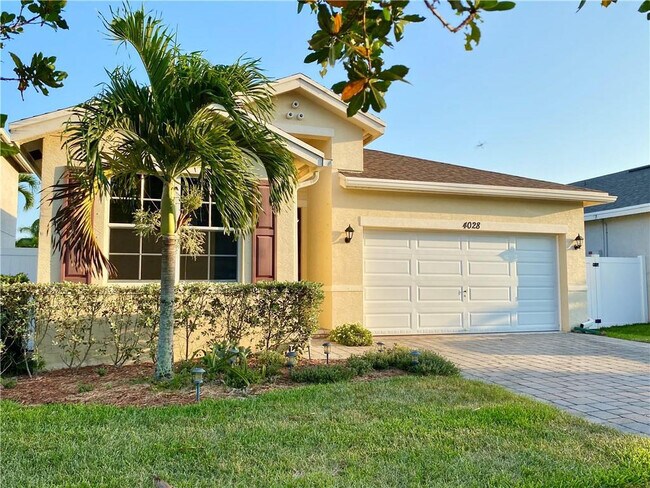 Primary Photo - 4028 Tomoka Dr