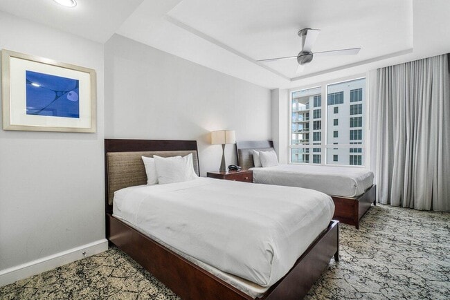 Building Photo - 3800 N Ocean Dr