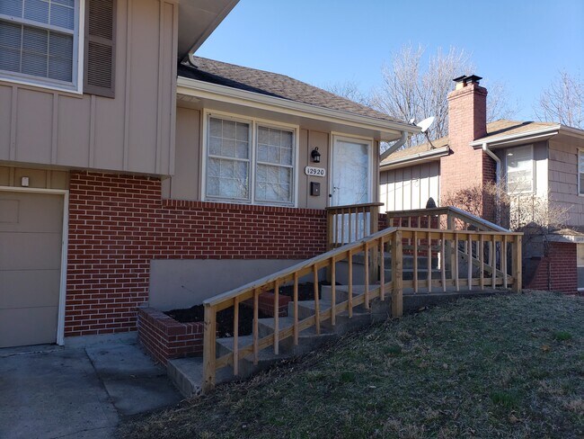 Primary Photo - 12920 Beacon Ave