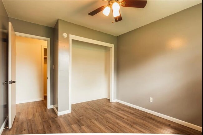 Building Photo - 324 Rodric Dr