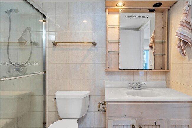 Building Photo - 2030 S Ocean Dr