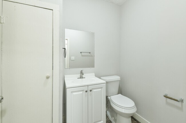 Building Photo - 1206 Houston Ave