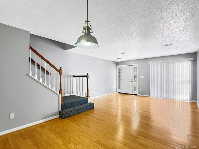 Building Photo - 805 Settlement Dr