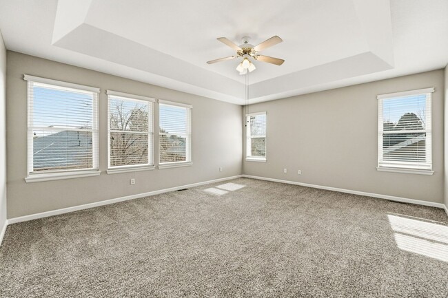 Building Photo - Incredible 4 Bed 4 Bath in Stonegate!