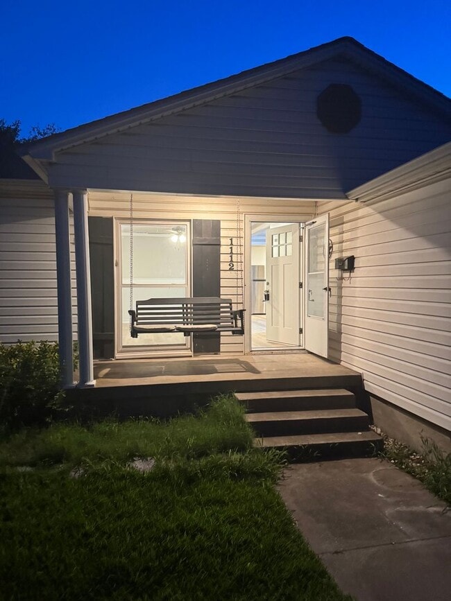 Building Photo - Charming 3-Bedroom Home in Sherman Available NOW!