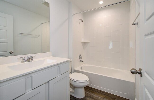 Building Photo - 8707 Shumard Oak Dr