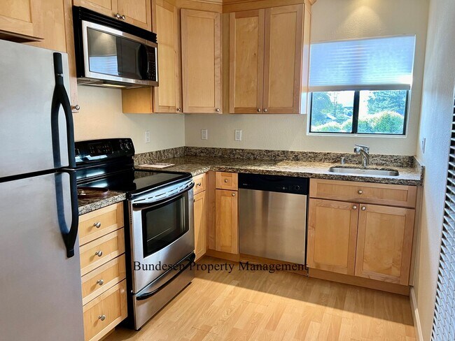 Building Photo - 720 Petaluma Blvd S