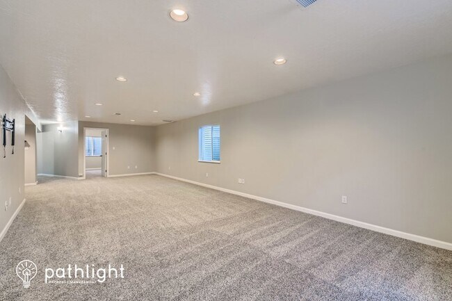 Building Photo - 115 N 42nd Ave