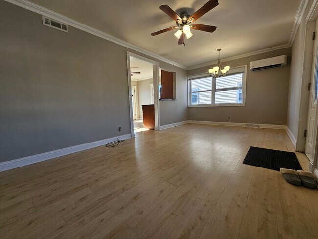 Building Photo - 113 E St