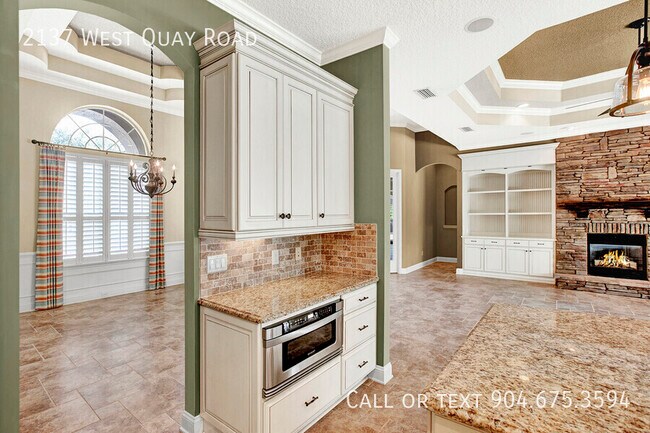 Building Photo - 2137 W Quay Rd