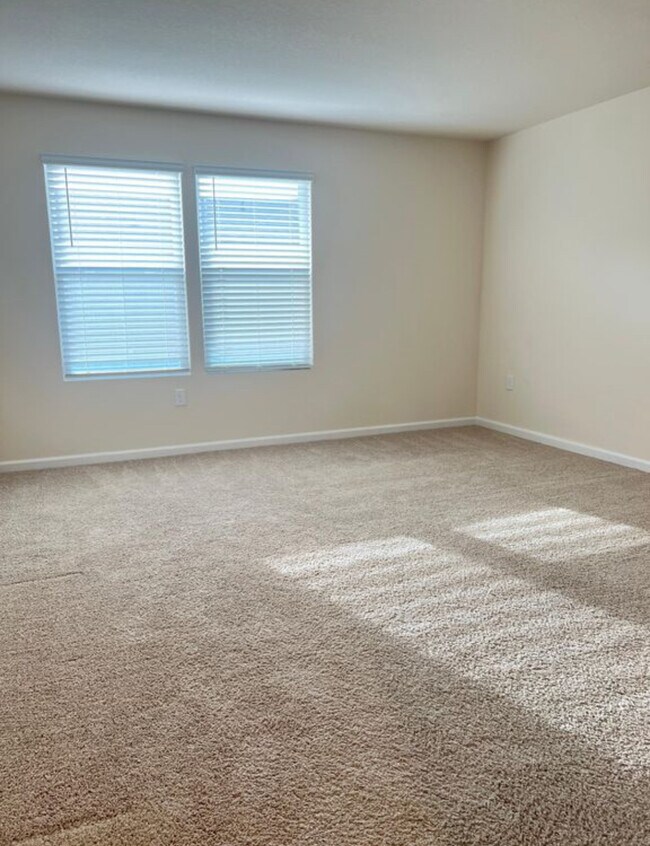 Building Photo - 131 Pomona Wy