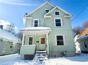 Building Photo - 147 5th St