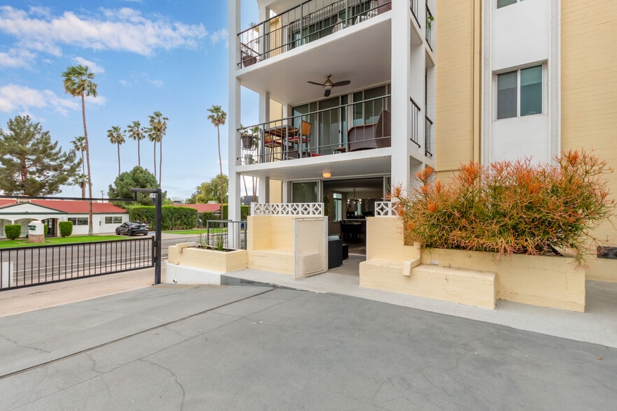 Building Photo - 6502 N Central Ave