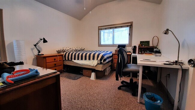 Building Photo - 205 Linn St