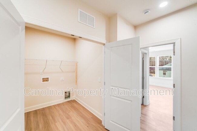 Building Photo - 645 Brookwood St