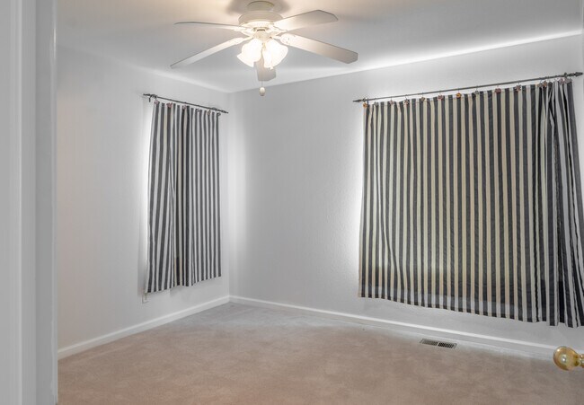 Building Photo - 2815 Decatur Dr