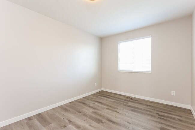 Building Photo - 7332 S Jasper Hill Dr