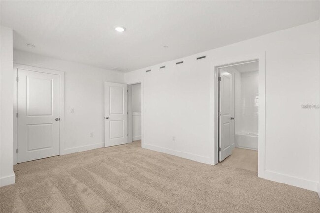 Building Photo - 15489 Hamlin Pk Dr