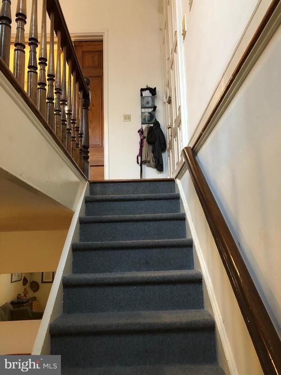 Building Photo - 1906 Fairmount Ave