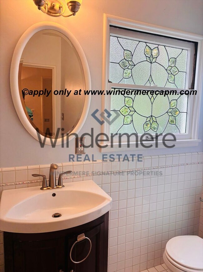 Building Photo - Charming Upper Land Park Home with Vintage Character and Natural Light — 2 Bed, 1 Bath