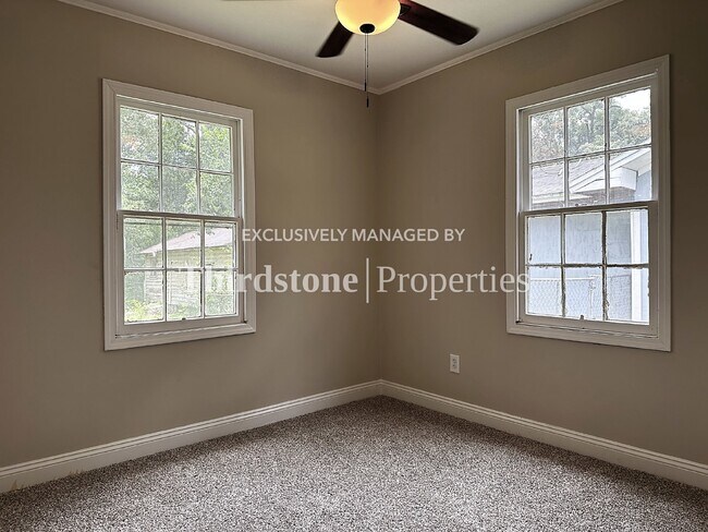 Building Photo - 927 SARANAC ST, JACKSONVILLE, FL 32254