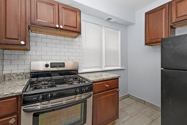 Interior Photo - 6100 Eberhart