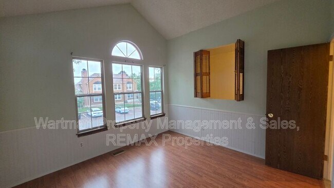 Building Photo - 6818 Ravencrest Dr