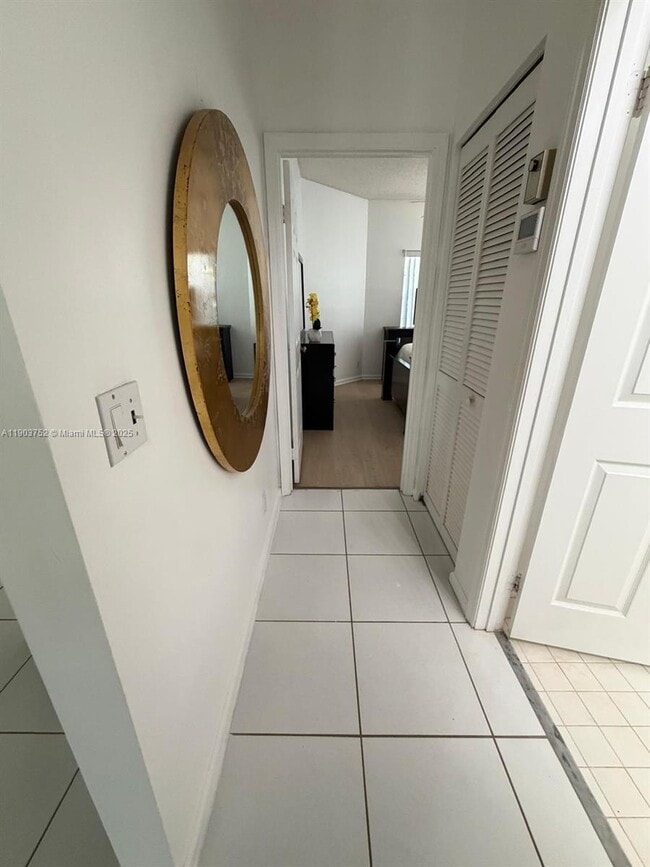 Building Photo - 11690 Briarwood Cir