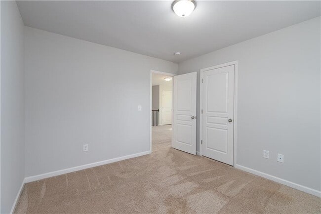 Building Photo - 4758 Highland Ave