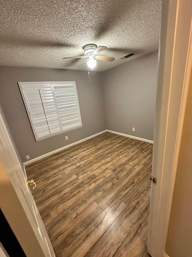 Building Photo - 1359 Dove St