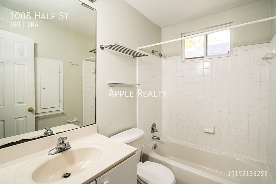 Building Photo - 1008 Hale St